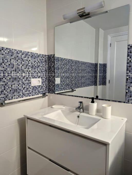 Charming Flat In Los Molinos With Terrace & Pools, Near Playa Bastian コスタ・テギセ エクステリア 写真